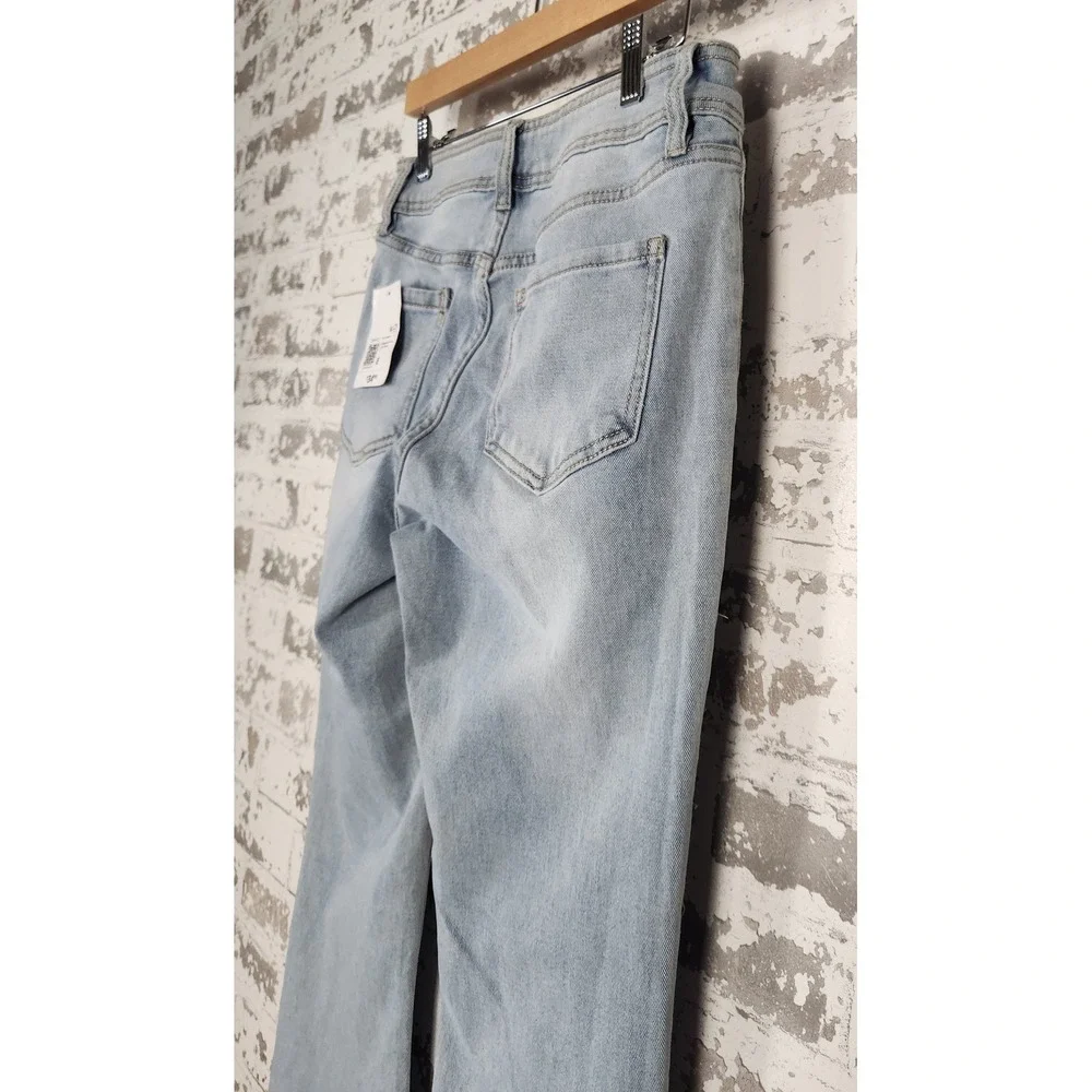 Forever‎ 21 Rewash Flare Jeans 8 Light Wash Denim Square Pockets Retro Style